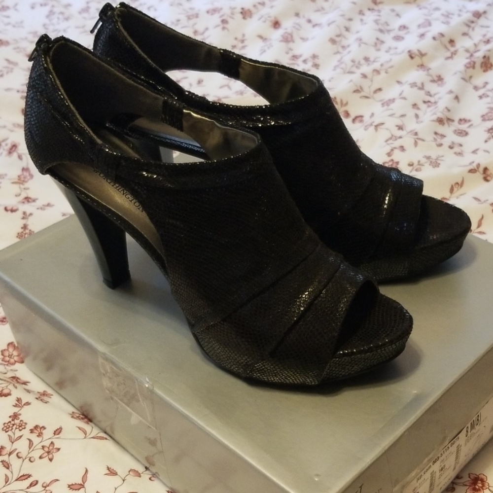Worthington black peep toe heel